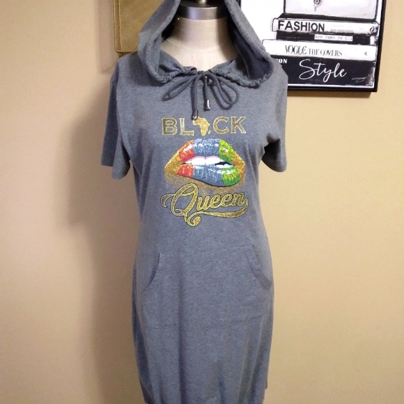 💥CLOSING Nov.1 SALE 💥 Ladies Gray Hoodie Dress - Picture 1 of 6